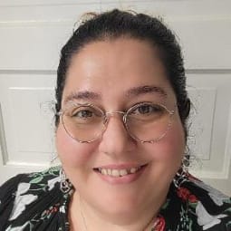 Headshot photo for Toni Samaritano Fazler