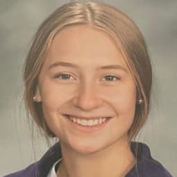 Headshot photo for Chloe Amberman