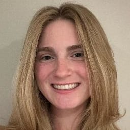 Headshot photo for Catherine Sis
