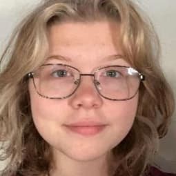 Headshot photo for Makenna Keith
