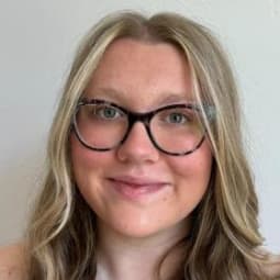 Headshot photo for Emily Bowling