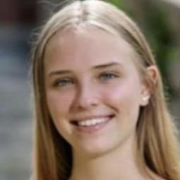 Headshot photo for Leah MacKenzie