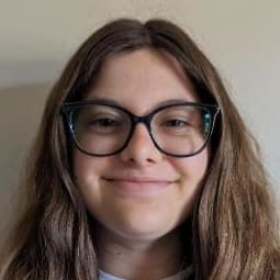 Headshot photo for Lauren Price