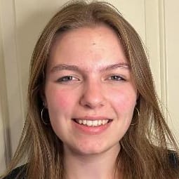 Headshot photo for Madeline Wall