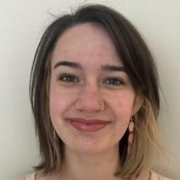 Headshot photo for Mackenzie Raub