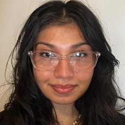 Headshot photo for Alison Arevalo